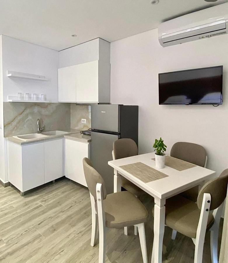 Edina By Hp Hotel Σαράντα Εξωτερικό φωτογραφία