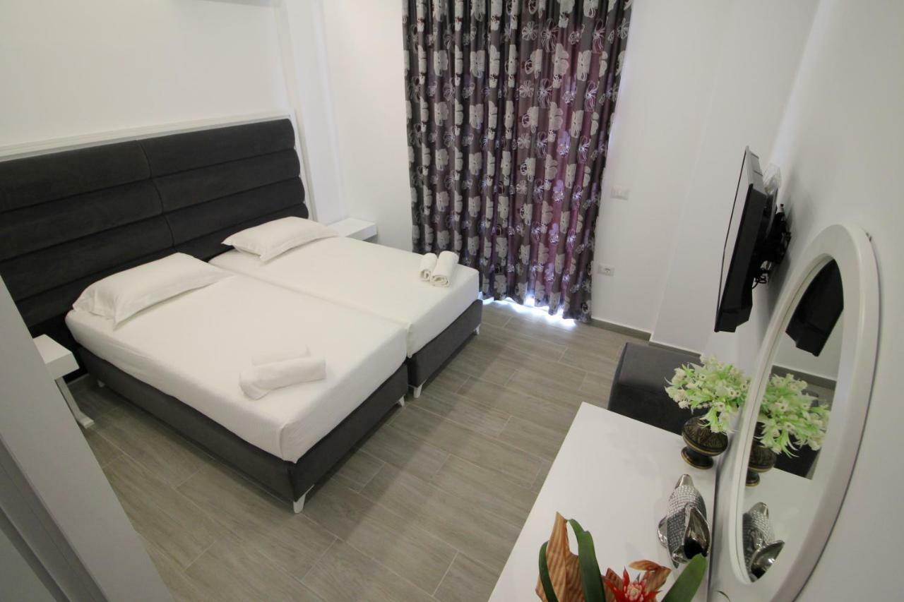 Edina By Hp Hotel Σαράντα Εξωτερικό φωτογραφία