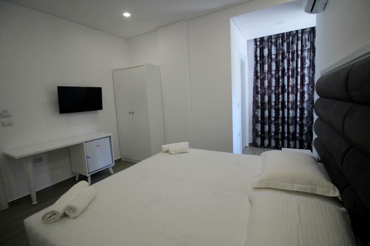 Edina By Hp Hotel Σαράντα Εξωτερικό φωτογραφία