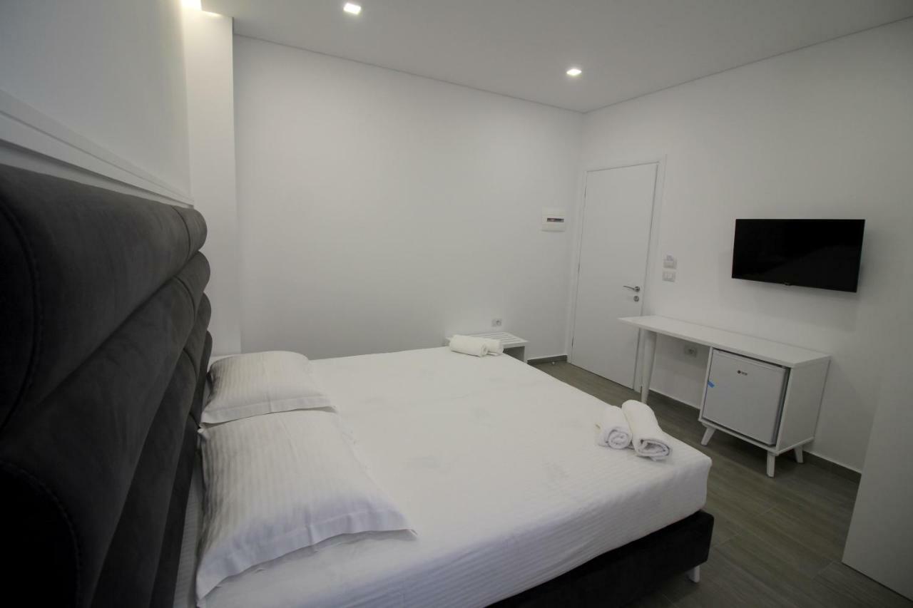 Edina By Hp Hotel Σαράντα Εξωτερικό φωτογραφία